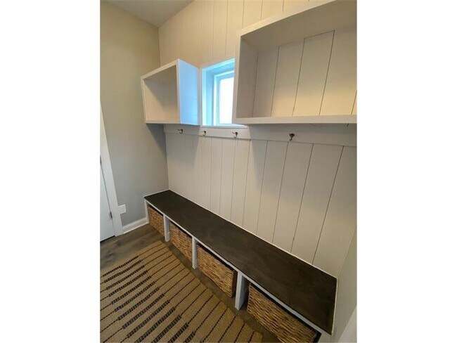 Building Photo - 5596 Orchard Cove