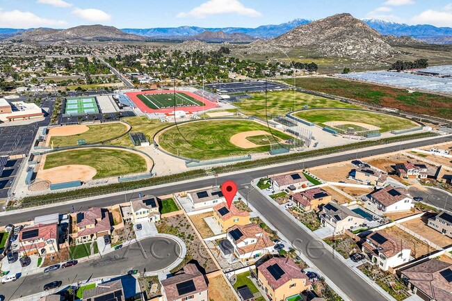 Building Photo - Beautiful Two-Story 4 Bed/3 Bath Home In Perris!