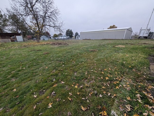 Building Photo - Fantastic 3 Bedroom Clarkston House with Fenced Backyard