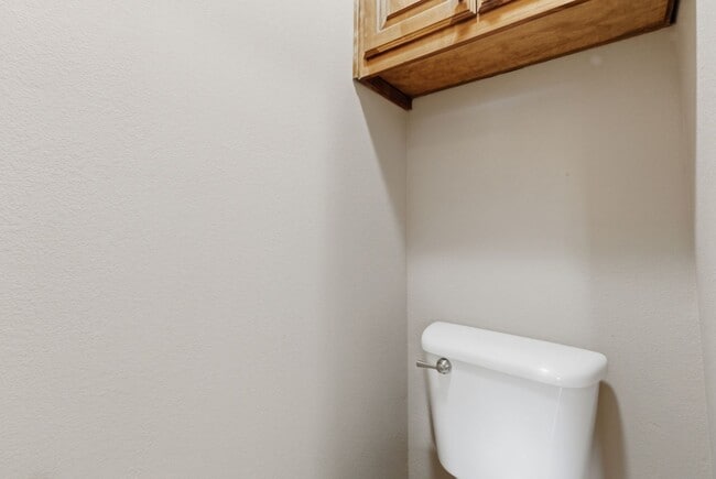 Building Photo - Spacious 3 Bed, 2 Bath House in Edelweiss Gartens Available Now!