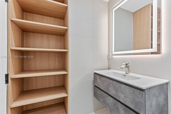 Building Photo - 4144 Alton Rd