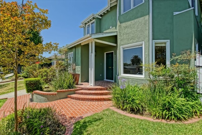 Building Photo - MODERN ARCHITECTURE W/ BEACH CHARM: BRIGHT & AIRY, 4BR3BA, 2-STORY HOME W/ OPEN & BRIGHT LIVING S...