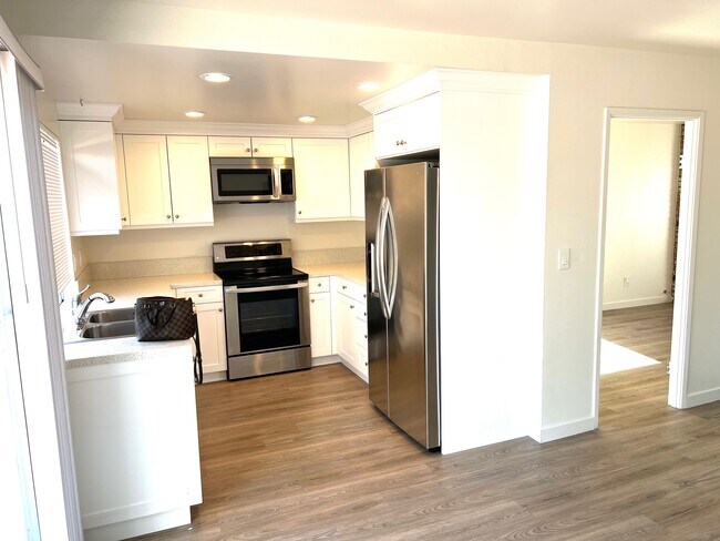 Building Photo - 4490 Cather Ave