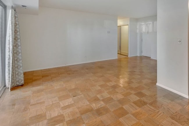 Building Photo - 511 1st St N