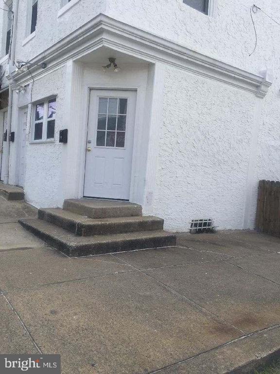 Primary Photo - 3422 W Allegheny Ave