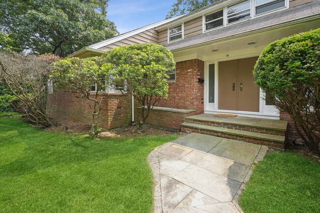 Building Photo - 18 Dorison Dr