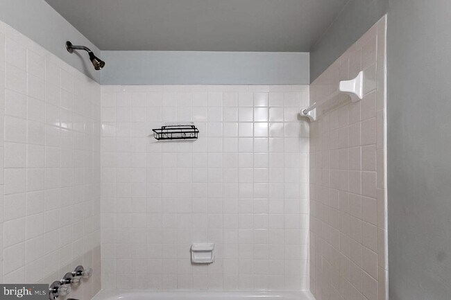 Building Photo - 2334 Sun Valley Cir