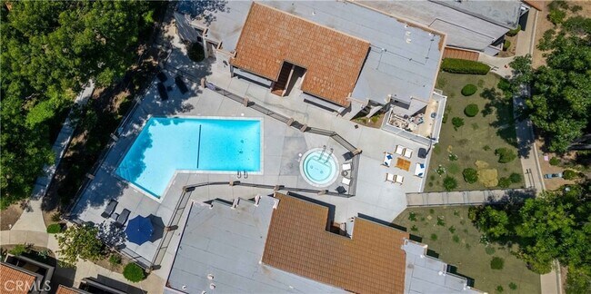 Building Photo - 28947 E Thousand Oaks Blvd