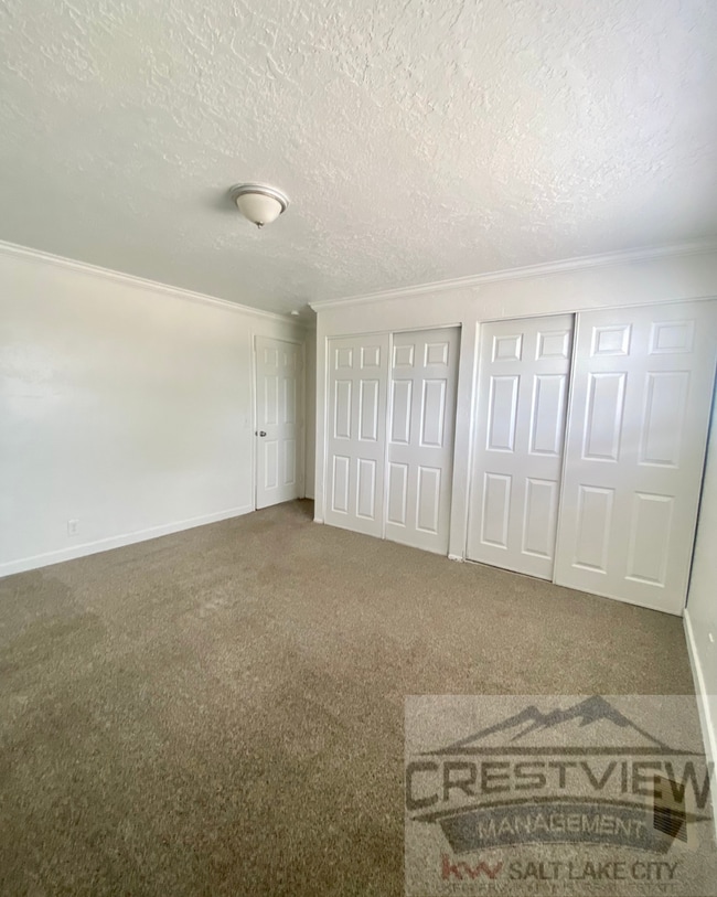 Building Photo - Spacious Home in Magna – Convenient Location!