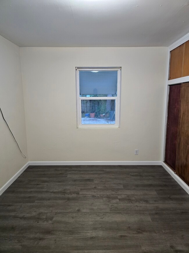 Building Photo - 336 Greenbriar Dr