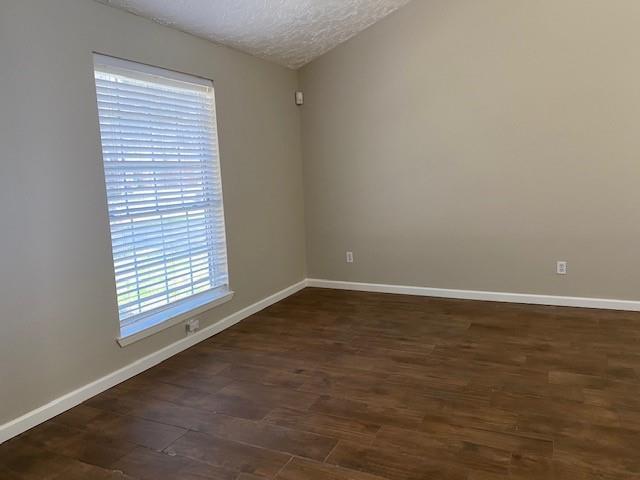 Building Photo - 16402 Quail Run Dr