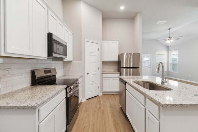 Building Photo - Come and See for Yourself Why Emma Park is the Premiere Luxury Community in Buda.