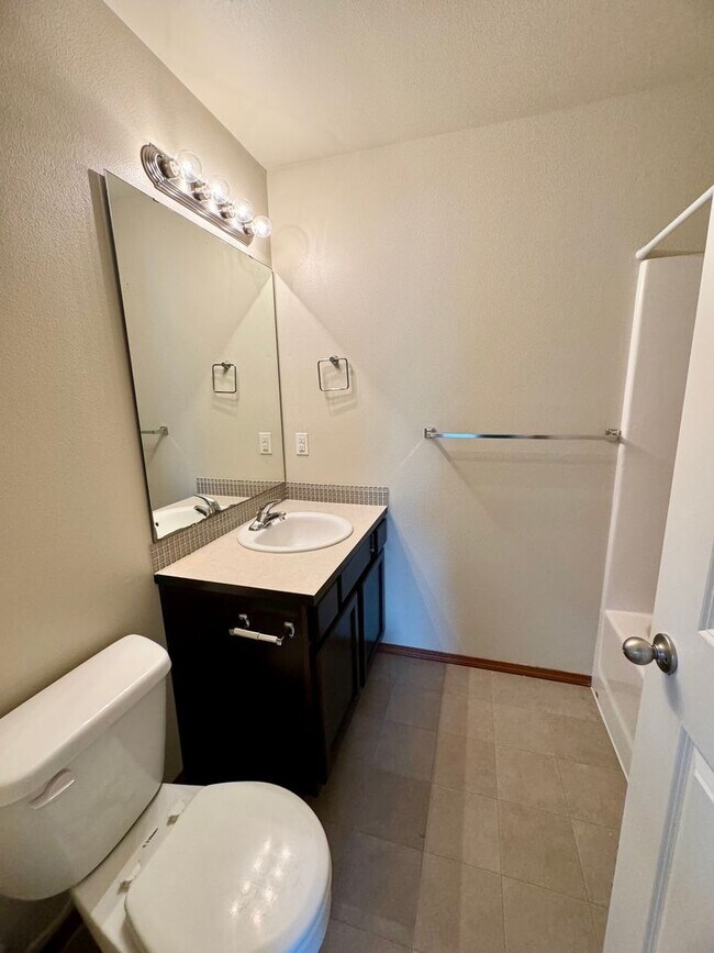 Building Photo - Nice Home in Bremerton!