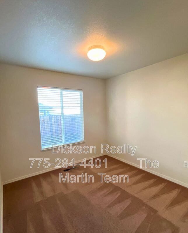 Building Photo - 2275 Albatross Way