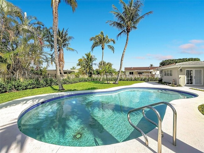 Building Photo - 2533 NE 21st Terrace