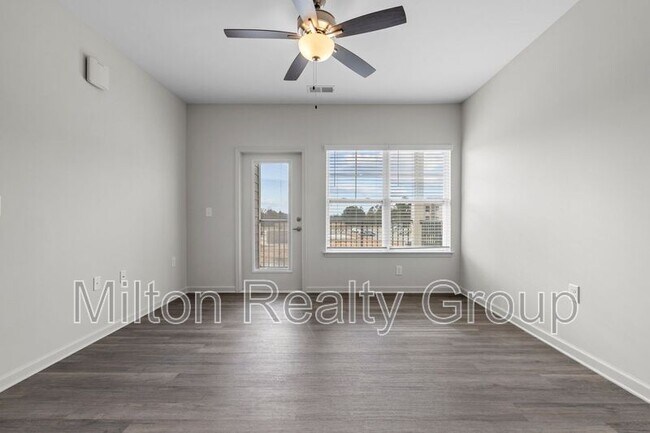 Building Photo - 150 Grove Cir