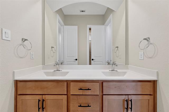 Building Photo - 1266 Huffines Blvd