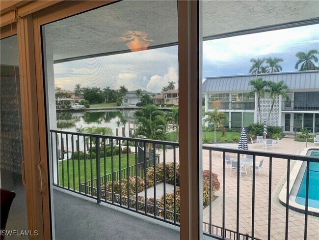 Building Photo - 333 Harbour Dr