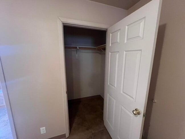 Building Photo - 502 U.S. Rte 66