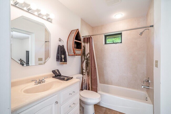 Building Photo - 12775 Guilford Cir