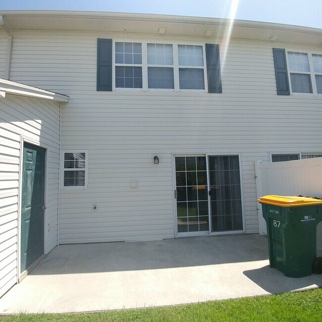 Building Photo - Townhome in Swansboro with 2 Master Suites + Community Pool. Showings Available!