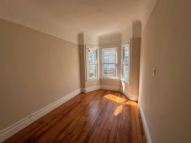 Building Photo - 523-523 Natoma St