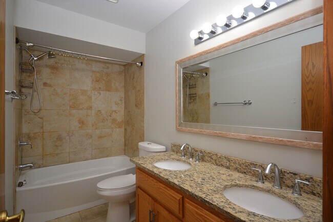 Building Photo - 707 Whitebark Ct