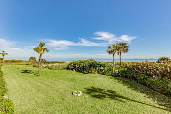 Building Photo - 555 Fillmore Ave