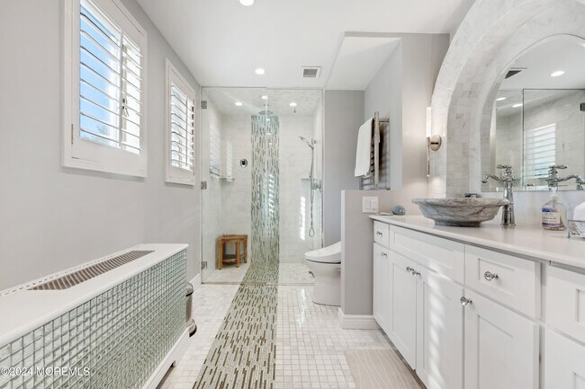 Building Photo - 300 Ocean Ave N