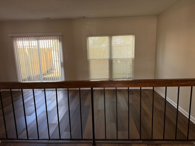 Building Photo - WINDSOR OAKS WEST - Three Bedroom Townhome