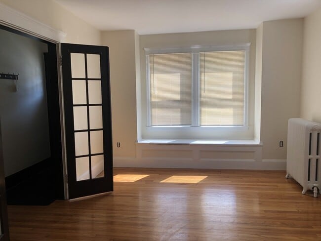 Primary Photo - 51 Breck Ave