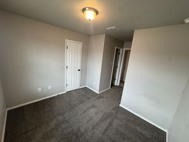Building Photo - 4122 Swans Landing
