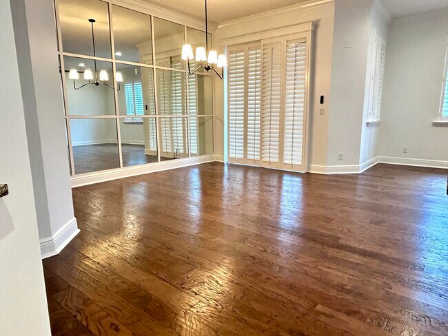 Building Photo - 2024 Foxtail View Ct