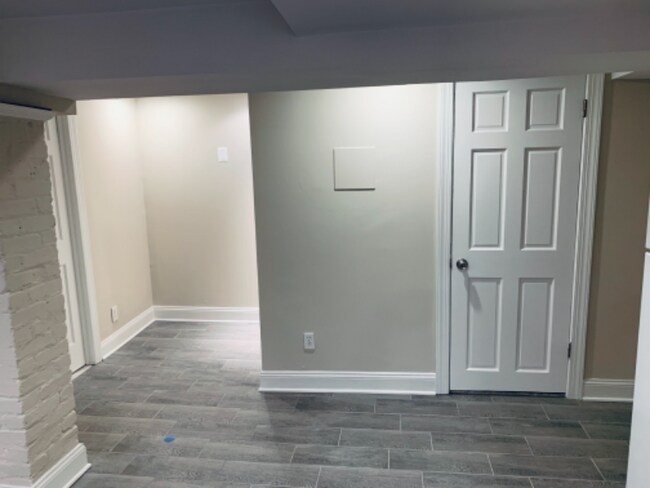 Building Photo - 2807 Ontario Rd NW