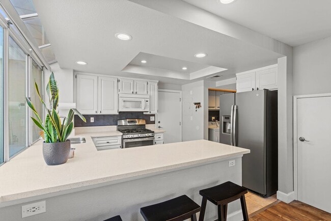 Building Photo - 26481 Olivewood