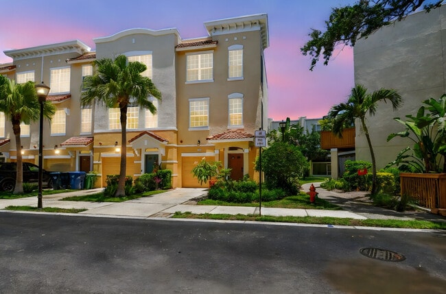 Building Photo - 3174 Bayshore Oaks Dr