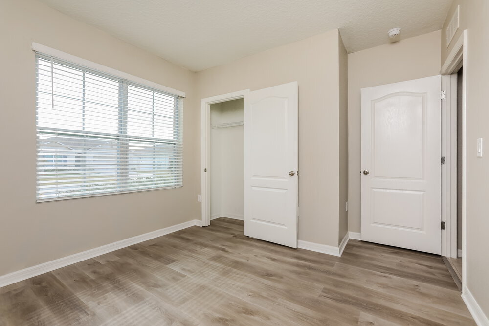Building Photo - 5586 Western Sun Dr