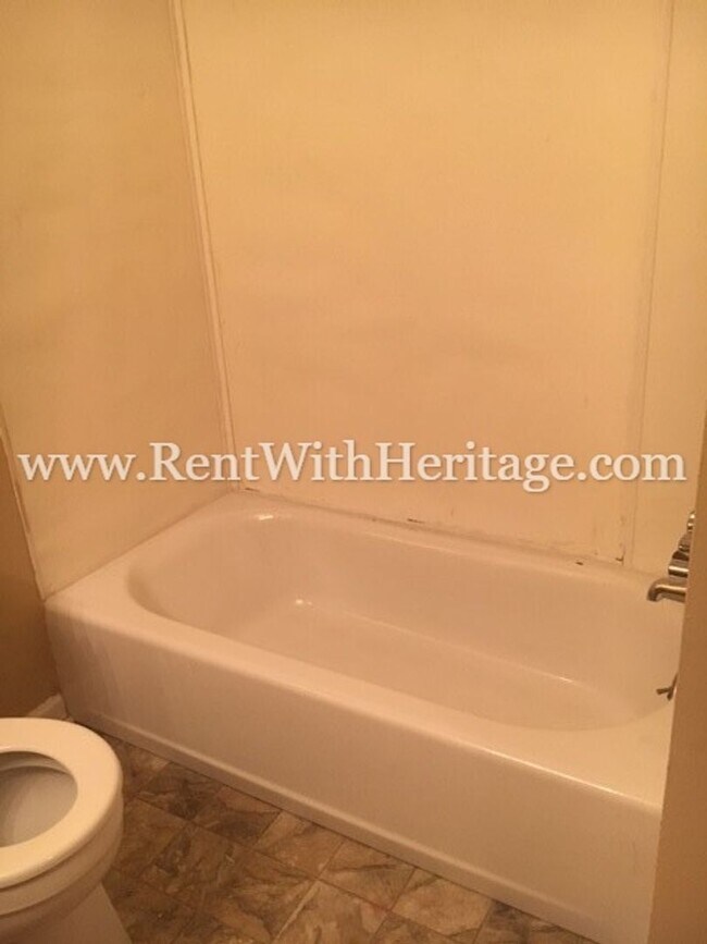 Building Photo - THIS IS A WONDERFUL.....BRICK RANCH STYLE HOME IN A GREAT NEIGHBORHOOD WITH GREAT SCHOOLS AND CLO...