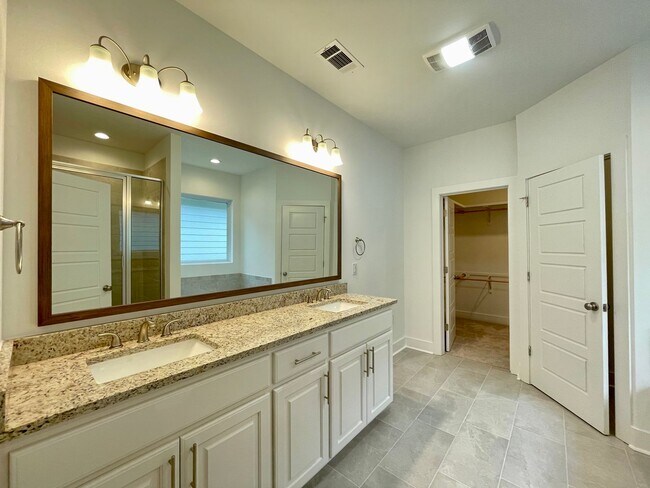 Building Photo - 25279 Burlington Dr