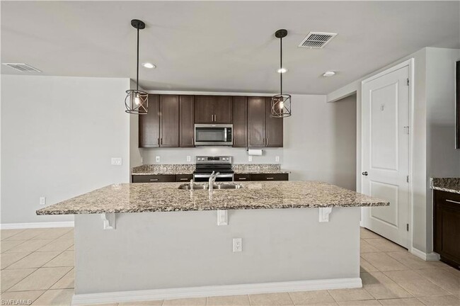 Building Photo - 43744 Cattleman Dr