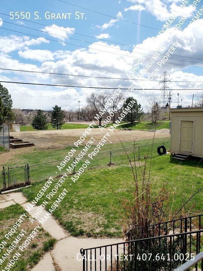 Building Photo - 2 Bed 1 Bath Remodeled Unit with FREE 43''...