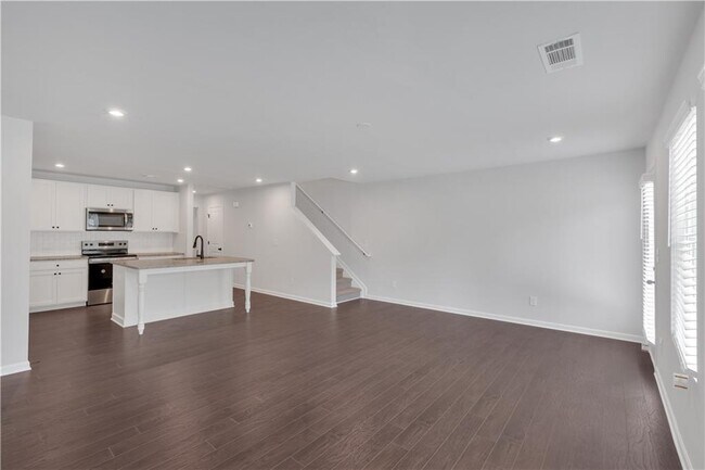 Building Photo - 313 Rolling Grn Dr NW