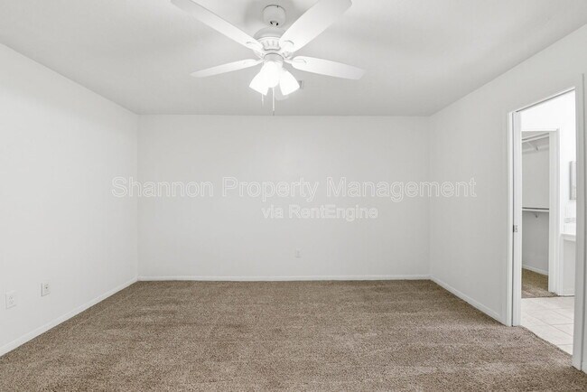 Building Photo - 2115 Oak Shores Dr