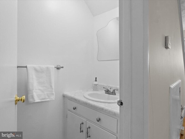 Building Photo - 477 Hampton Ct