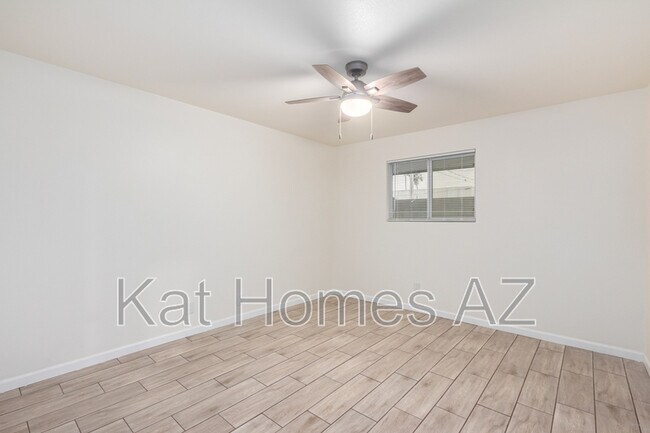 Building Photo - 5107 N 28th Dr