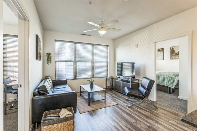 Building Photo - 305 E Front St