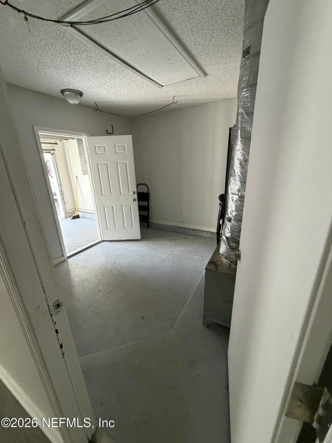 Building Photo - 286 Main St