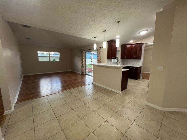 Building Photo - 3037 Bonkirk Dr