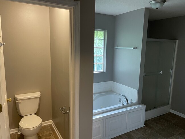 Building Photo - 5100 Hardy Ct