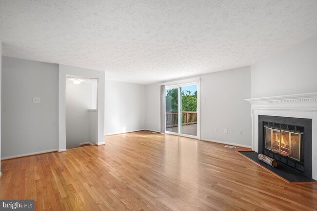 Building Photo - 529 Coral Reef Dr